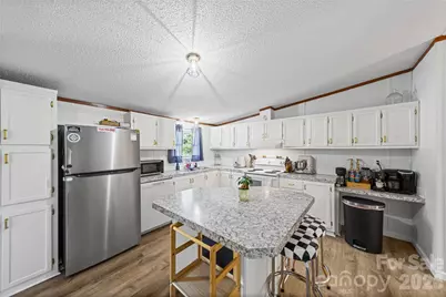102 Sycamore Drive, Rhodhiss, NC 28601 - Photo 8