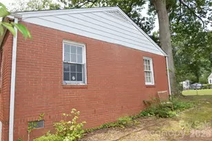 2111 Dickens Ave, Charlotte, NC 28208 - Photo 24