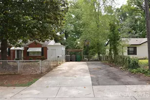 2111 Dickens Ave, Charlotte, NC 28208 - Photo 14