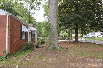 2111 Dickens Avenue, Charlotte, NC 28208 - Photo 10