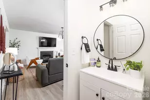 5229 Tarrywood Ln, Charlotte, NC 28205 - Photo 18