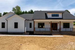 1265 Misty Ln, Hickory, NC 28601 - Photo 2