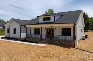 1265 Misty Ln, Hickory, NC 28601 - Photo 4