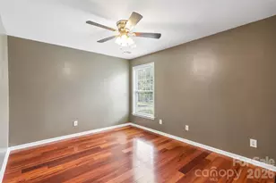 10908 Chastain Parc Dr, Charlotte, NC 28216 - Photo 30