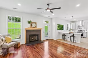 10908 Chastain Parc Dr, Charlotte, NC 28216 - Photo 8