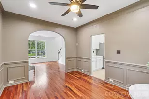 10908 Chastain Parc Dr, Charlotte, NC 28216 - Photo 18