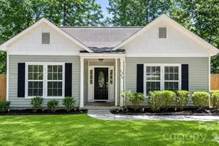 5050 Gibbons Link Rd, Charlotte, NC 28269 - Photo 6