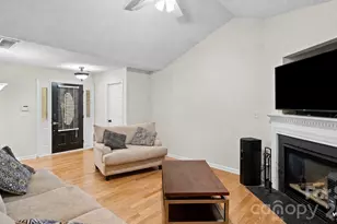 5050 Gibbons Link Rd, Charlotte, NC 28269 - Photo 10