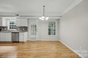 1029 Jordans Pond Ln, Charlotte, NC 28214 - Photo 4