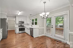 9604 Newby Ln, Matthews, NC 28105 - Photo 6