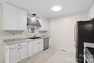 121 Oak St, Belmont, NC 28012 - Photo 12