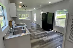 21 E Zeb Vance St, Marion, NC 28655 - Photo 8