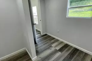 21 E Zeb Vance St, Marion, NC 28655 - Photo 10