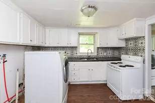 4085 Jacks Creek Rd, Burnsville, NC 28714 - Photo 12
