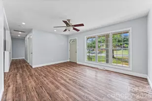 4713 Tanglebriar Dr, Charlotte, NC 28208 - Photo 10