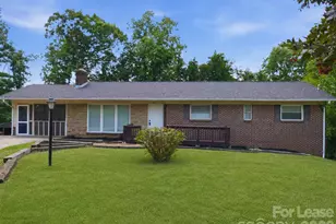 765 8th Ave Dr SE, Hickory, NC 28602 - Photo 1