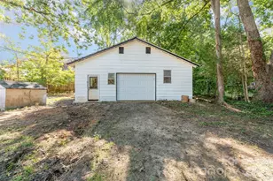 1906 New Garden Rd, Greensboro, NC 27410 - Photo 4