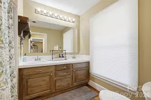 2620 Lynbridge Dr, Charlotte, NC 28226 - Photo 18