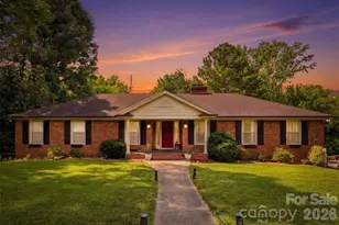 2620 Lynbridge Dr, Charlotte, NC 28226 - Photo 1