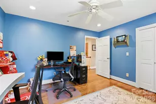 2620 Lynbridge Dr, Charlotte, NC 28226 - Photo 20