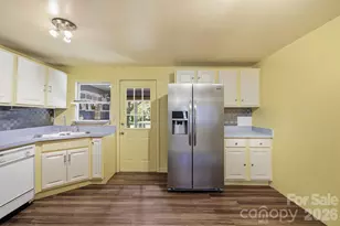 10 Eola Ave, Asheville, NC 28806 - Photo 14