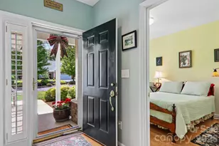 54 Victoria Park Dr, Hendersonville, NC 28792 - Photo 2