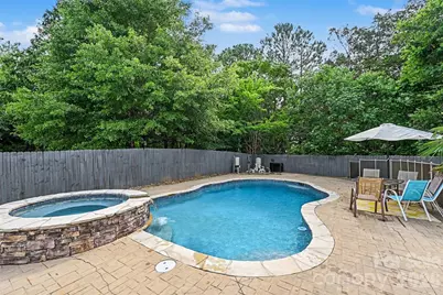 5821 Shadow Creek Road, Charlotte, NC 28226 - Photo 2