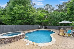 5821 Shadow Creek Rd, Charlotte, NC 28226 - Photo 2