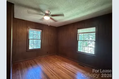315 N Mulberry Street, Statesville, NC 28677 - Photo 8