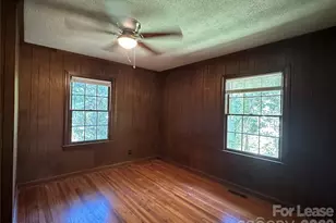 315 N Mulberry St, Statesville, NC 28677 - Photo 8