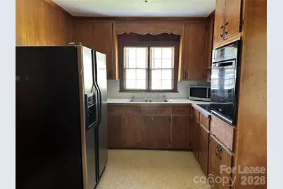 315 N Mulberry Street, Statesville, NC 28677 - Photo 2