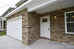 5110 Hanging Rock Ct, Hickory, NC 28601 - Photo 2