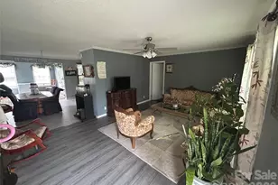 1617 Ruby Rd, Hartsville, SC 29550 - Photo 2