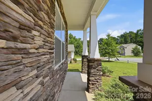 137 Rippling Water Dr, Mount Holly, NC 28120 - Photo 4