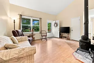 473 King William Rd, Hendersonville, NC 28739 - Photo 14