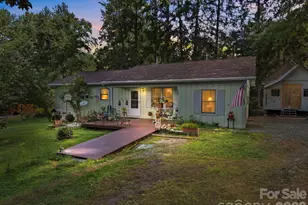 473 King William Rd, Hendersonville, NC 28739 - Photo 1