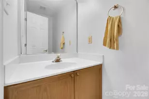 12009 Silvercrest Dr, Charlotte, NC 28215 - Photo 16