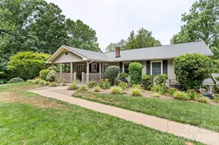 33 Coffey Cir, Asheville, NC 28806 - Photo 2