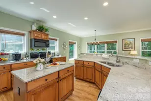39 Rogers Creek Dr, Bakersville, NC 28705 - Photo 6