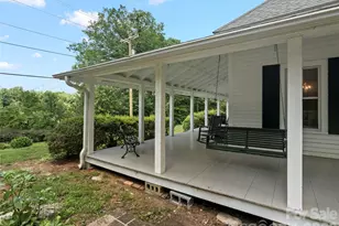 54 Louisiana Ave, Saluda, NC 28773 - Photo 4