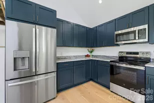 523 Harrison Ave, Franklin, NC 28734 - Photo 16