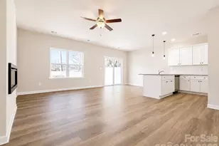 4729 Muskogee Dr, Charlotte, NC 28227 - Photo 6