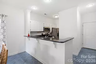 18009 Kings Point Dr, Cornelius, NC 28031 - Photo 4