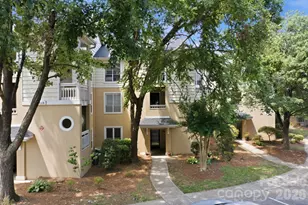 18009 Kings Point Dr, Cornelius, NC 28031 - Photo 2