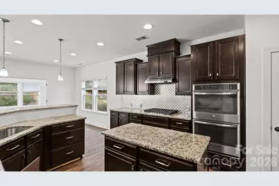 7235 Barefoot Forest Drive, Charlotte, NC 28269 - Photo 8