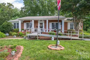 818 Hill St, Shelby, NC 28152 - Photo 2