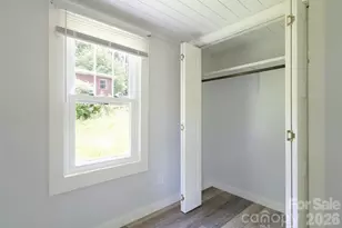 250 Oakdale St, Brevard, NC 28712 - Photo 16