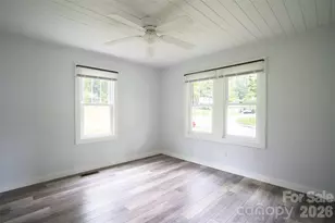 250 Oakdale St, Brevard, NC 28712 - Photo 4