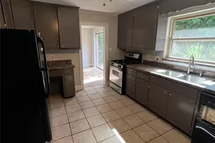 2171 6th St NE, Hickory, NC 28601 - Photo 6
