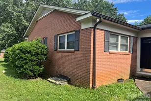 2171 6th St NE, Hickory, NC 28601 - Photo 18